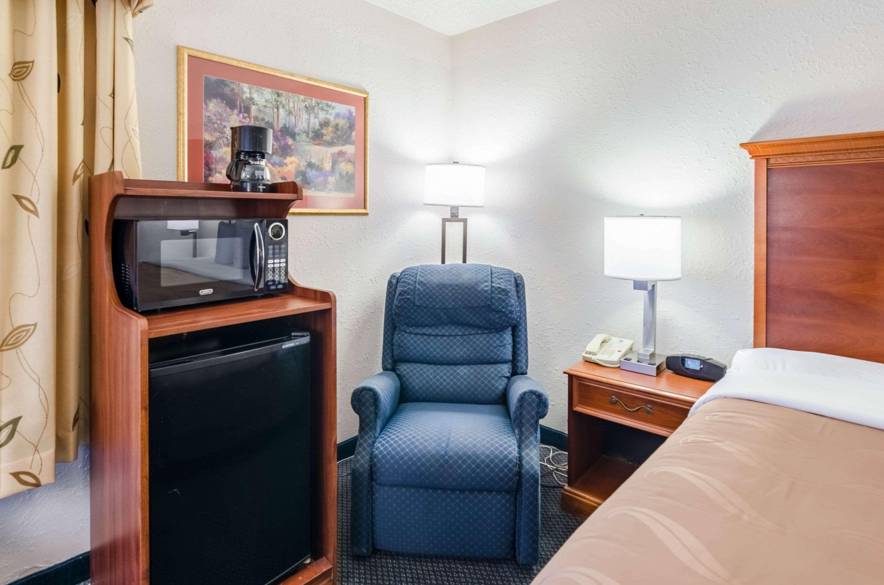 Quality Inn Lynchburg Near University Exteriör bild